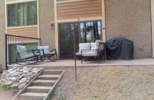 Breckenridge Condo | Indulge in Hot Tubs, Pools & Ski Paradise with Free Shuttle