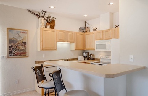 Breckenridge House | Inviting Corner Unit with Fireplace & Easy Gondola Access