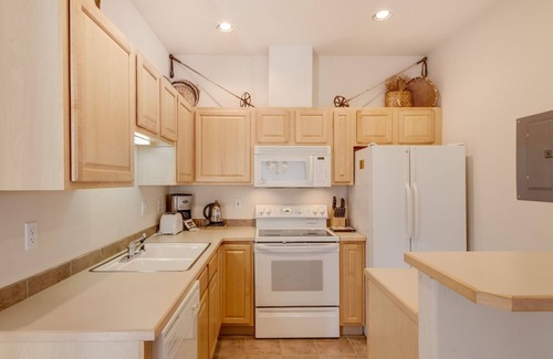 Breckenridge House | Inviting Corner Unit with Fireplace & Easy Gondola Access