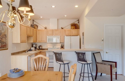 Breckenridge House | Inviting Corner Unit with Fireplace & Easy Gondola Access