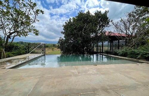 Karjat Villa | Cheerful 7th Sky Villa with Pool & Family Amenities