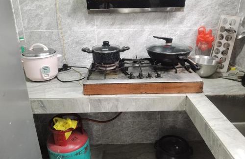 Kuala Lumpur House | Convenient 8号房 with Kitchen, Laundry & Pet Friendly