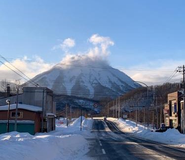 Kimobetsu Apartment | Ideal Family Retreat with Mountain Views near Rusutsu Resort