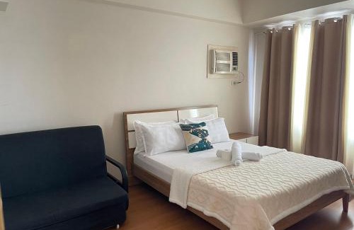 Barangay 670 Apartment | Family-Friendly Retreat at 8 Adriatico with Pool Access