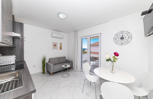 Okrug Donji House | Spacious 8-Bedroom Accommodation with Oceanfront Views