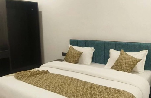 Faizabad Hotel | 8-bedroom hotel in fabulous Ayodhya with WiFi, AC. Enjoy your stay