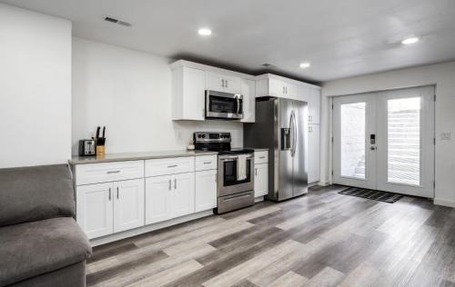 Saratoga Springs House | Spacious Retreat with 8 Beds, Full Kitchens & Large Yard
