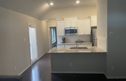Round Rock House | Perfect for Crews: 8 Beds, Pet Friendly & Top Rated Home!