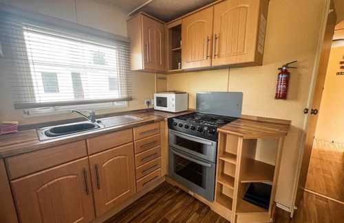 Heacham House | Cozy 8 Berth Caravan by the Beach in Heacham, Norfolk