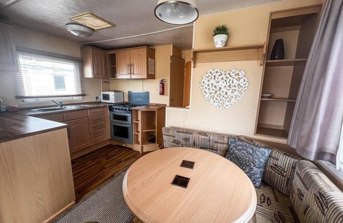 Heacham House | Cozy 8 Berth Caravan by the Beach in Heacham, Norfolk