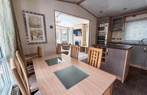 Belton House | Pet-Friendly 8 Berth Caravan at Wild Duck Holiday Park