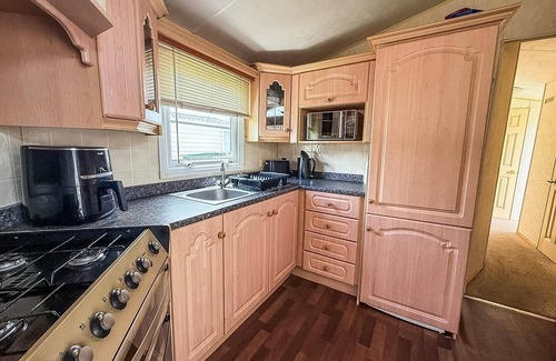 Skegness House | Family-Friendly 8 Berth Caravan with WiFi and Decking