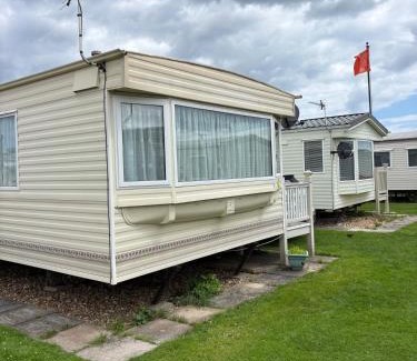Skegness House | 8 Berth Dog friendly Caravan Ingoldmells