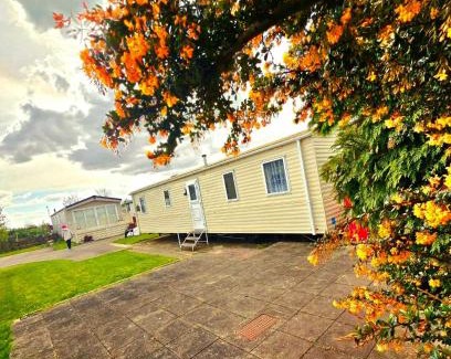 Patrington Haven House | Family-Friendly 8 Berth Static Caravan with Oceanfront Views