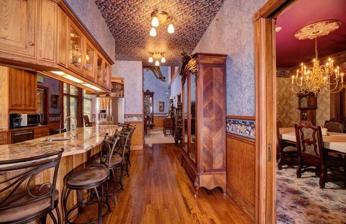 Estes Park Cabin | Exceptional 8 BR Mountain Lodge with Private Pool & Spa