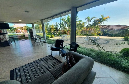 Novo Horizonte House | Modern 8 Chàcara near Juiz de Fora Airport with Spa & Pool