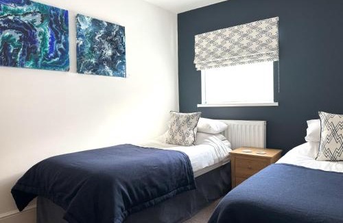Crickhowell Apartment | Pet-Friendly Getaway at 8 Standard Street, The Bear Hotel