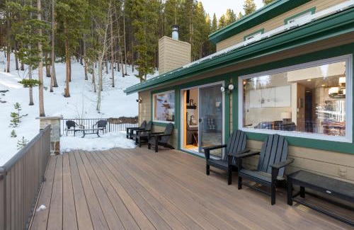 Crown House | Explore 8 Crown Drive: Ideal Retreat with Hot Tub & Dining