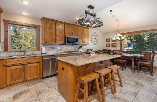 Crown House | Explore 8 Crown Drive: Ideal Retreat with Hot Tub & Dining