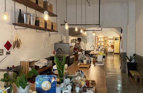 Hengchun Old Town Bed & Breakfast | Guest Rated 10/10 at 8 Door老宅民宿: Family-Friendly Escape