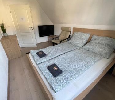 Memmingen Apartment | Oceanfront Double Room with Shared Bath and Great Reviews