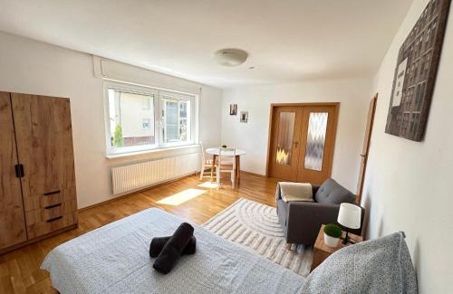 Boeblingen Apartment | Comfortable Stay for Up to 6 Guests - Ideal for Workers