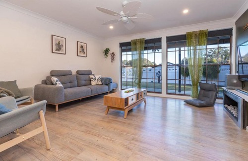 Forster House | Family-Friendly Getaway at 8 Elizabeth Parade Hotel