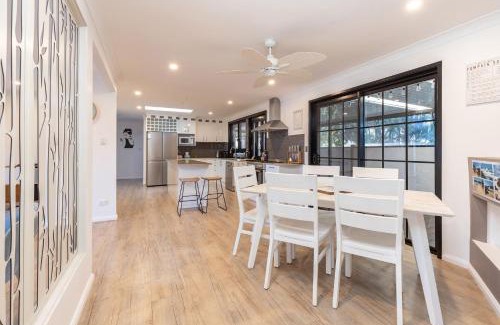 Forster House | Family-Friendly Getaway at 8 Elizabeth Parade Hotel