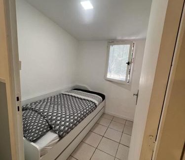 Saint-Aubin-de-Nabirat House | Gîte with Pool for 5 | Guest Rated 8.5/10 & Ocean View