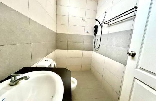 Kampung Aman House | 8 Guest Assam House 1 8 Mins to Town