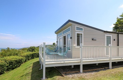 New Quay House | Experience 8 Harbour View: Premier Stay with Ocean Pool