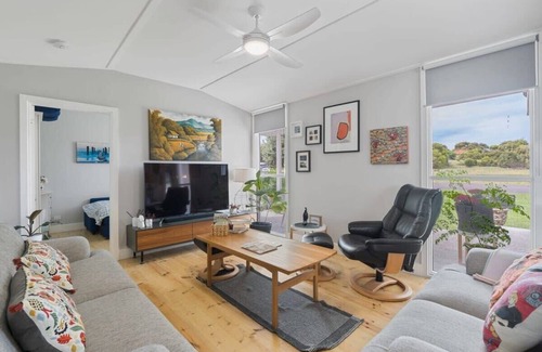 Goolwa South House | Discover 8 Hodgson Rd: Family & Pet-Friendly Getaway