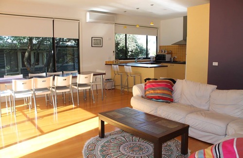 Silverleaves House | Family-Friendly 4 Bedroom Beach House at Honeysuckle Grove
