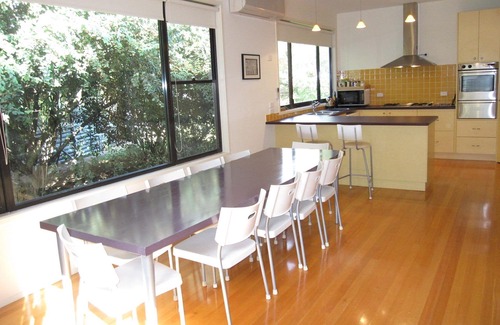 Silverleaves House | Family-Friendly 4 Bedroom Beach House at Honeysuckle Grove