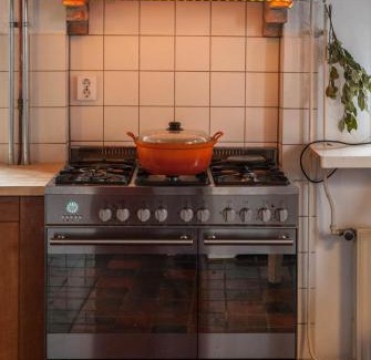 Sint Anna ter Muiden House | Relax at 8 Jonkvrouw Geilstraat: Pet & Child-Friendly Stay