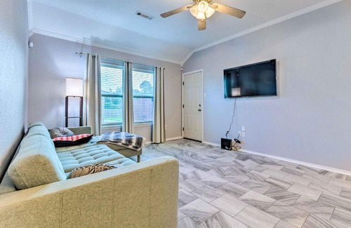 Little Rock House | Pet-Friendly Getaway in Little Rock, Just 8 Miles from Downtown!