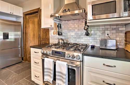 Strathmoor Village House | Inviting Louisville Home: Steps from Dining and Spa