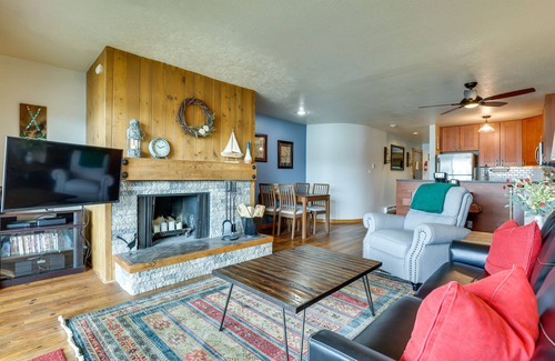 Dillon Condo | Experience Dillion Getaway: Balcony, Grill & Pool Access!