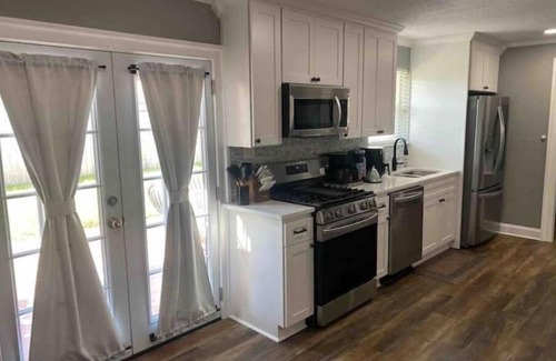 Read Boulevard East House | Conveniently Located Just 8 Miles from French Quarter