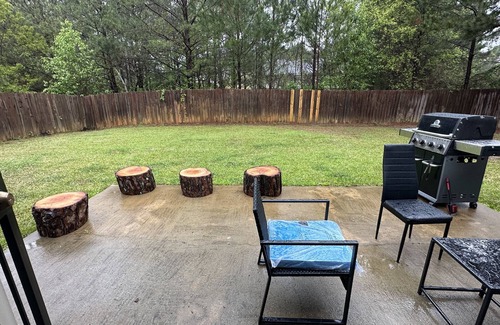 Fort Benning House | Relaxing Retreat: 8 Min to Fort Moore with Pool & Spa
