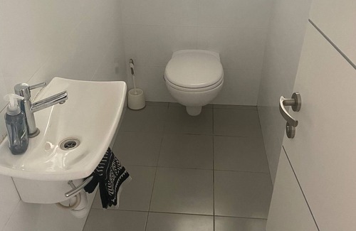 Ashdod Apartment | Spacious Apartment Just 8 Minutes to the Sea!