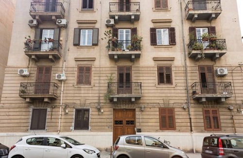 Palermo Apartment | Prime Location Near Palermo with Breakfast and Kitchen Access