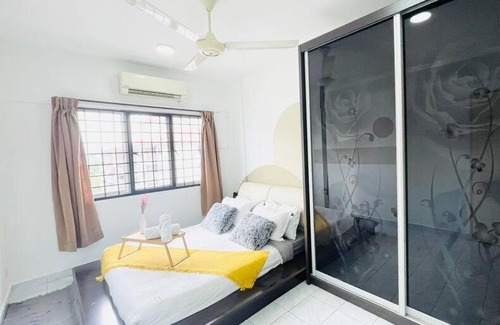 Bukit Jalil Apartment | Ideal Homestay for 8 near Axiata Arena & Pavilion 2