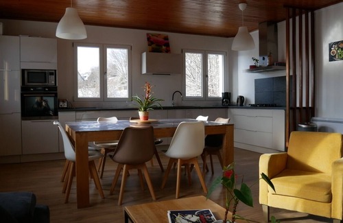 Chastreix Apartment | Inviting 8-Person Gîte in Chastreix Near Ski Resorts