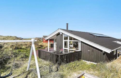 Hjørring House | Spacious 8-Person Holiday Home with Pool in Hjørring