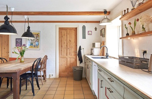 Østermarie House | Spacious 8-Person Holiday Home in Østermarie, Pet Friendly