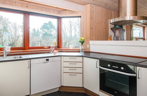 Pøt Strandby House | Spacious 8-Person Holiday Home in Juelsminde with Spa