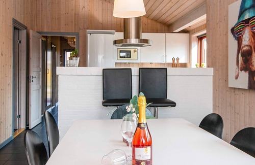 Pøt Strandby House | Spacious 8-Person Holiday Home in Juelsminde with Spa