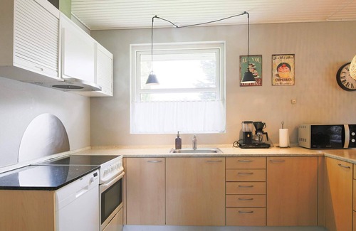 Bøtø By House | Ideal 8-Person Holiday Home with Oceanfront Views