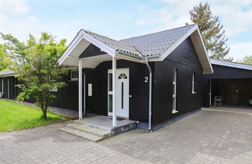 Bøtø By House | Ideal 8-Person Holiday Home with Oceanfront Views